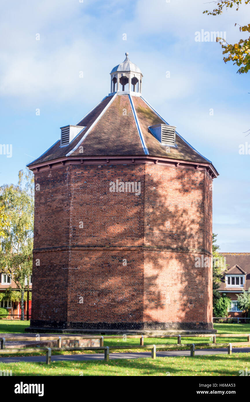 Georgian Manor Carew pigeonnier, Salvation Mountain, Surrey, Angleterre Banque D'Images