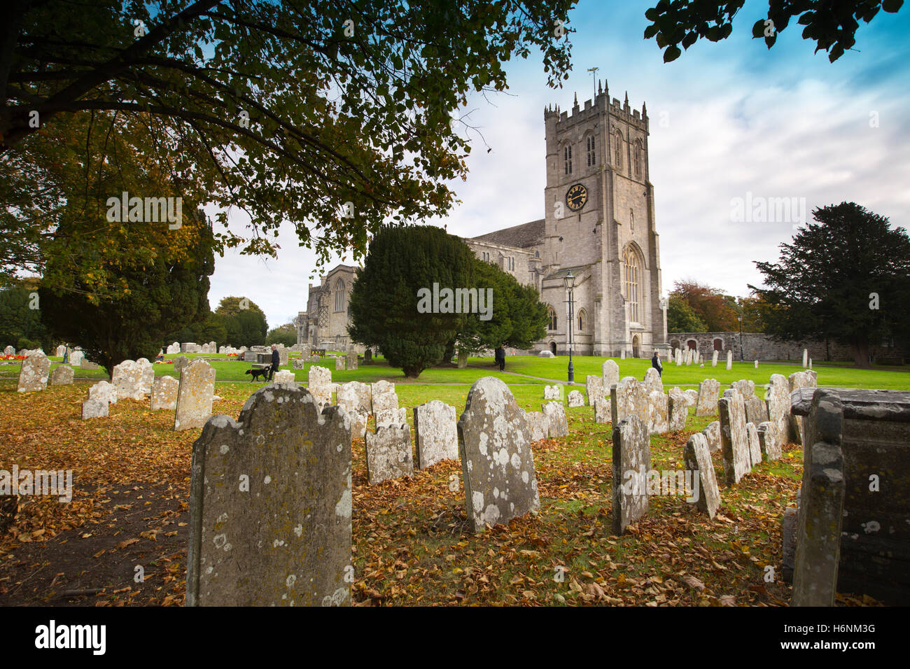 Christchurch Priory Church, construite en 1904, avec l'église ecclésiastique plus longue nef en Angleterre, Christchurch, Dorset, England, UK Banque D'Images
