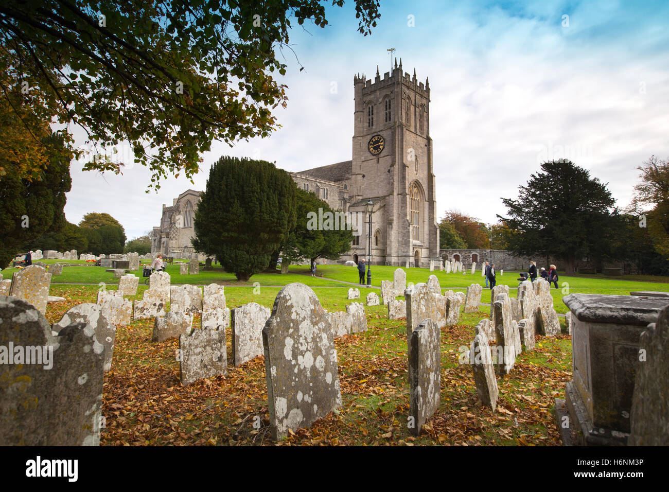 Christchurch Priory Church, construite en 1904, avec l'église ecclésiastique plus longue nef en Angleterre, Christchurch, Dorset, England, UK Banque D'Images