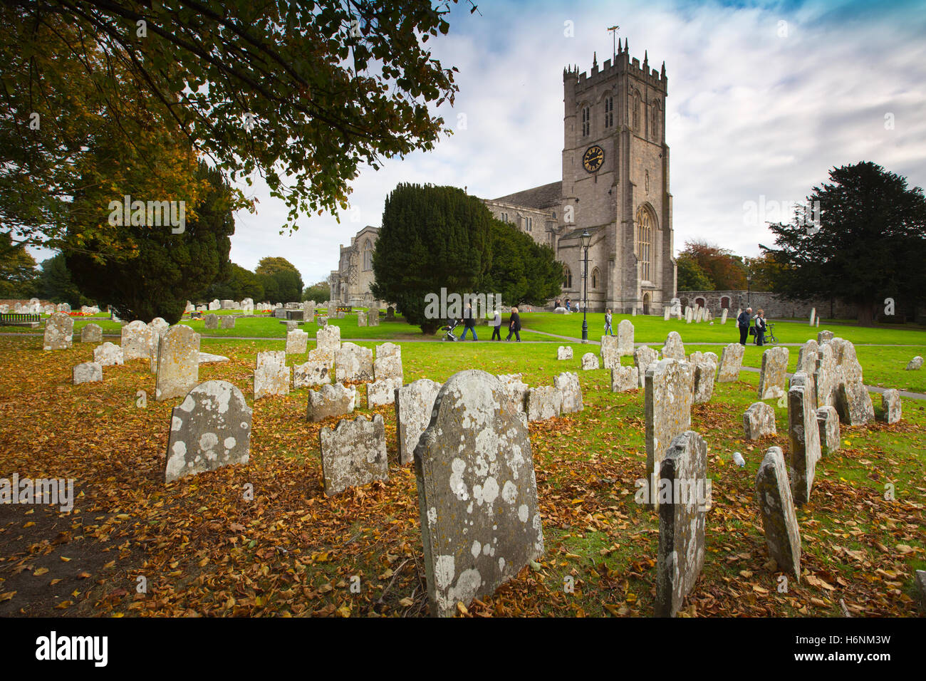 Christchurch Priory Church, construite en 1904, avec l'église ecclésiastique plus longue nef en Angleterre, Christchurch, Dorset, England, UK Banque D'Images
