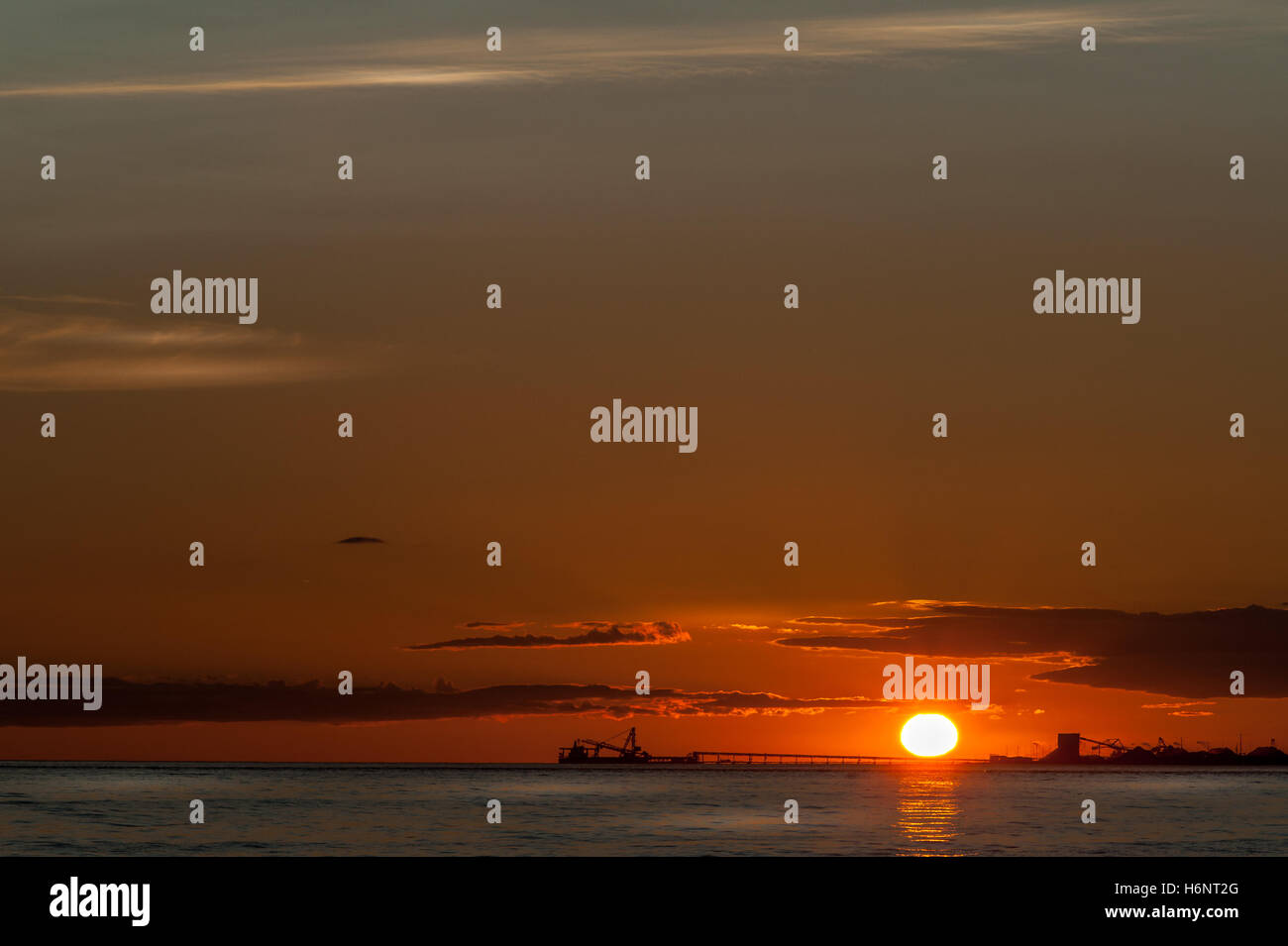 Les pétroliers au coucher du soleil à Point Roberts, Washington State, USA Banque D'Images