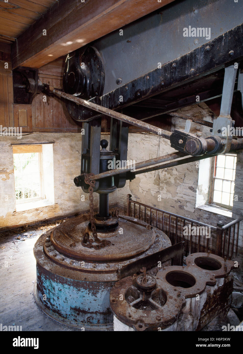 Carrière d'ardoise Dorothea, Dyffryn Nantlle, Pays de Galles du Nord : moteur à faisceau de cornouille dans la tour d'horloge utilisé pour pomper l'eau hors de la carrière de 1906-56 Banque D'Images