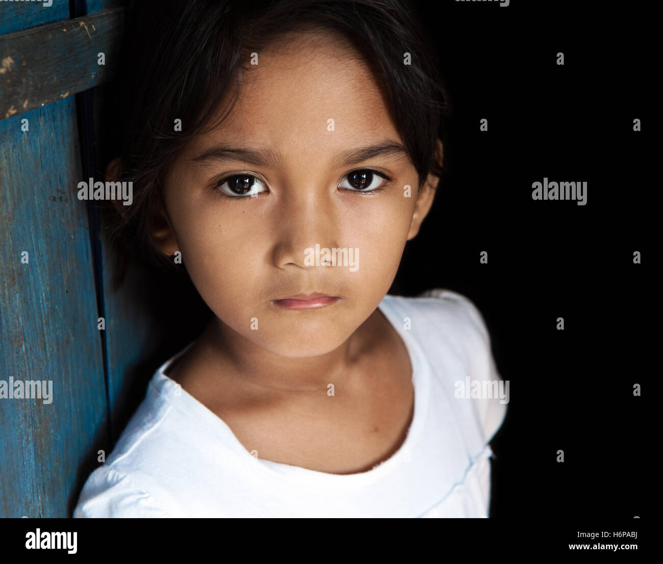 Portrait asian ASIE Philippines enfant fille filles beauteously bleu belle belle femelle isolée en Asie libre dapper portrait Banque D'Images