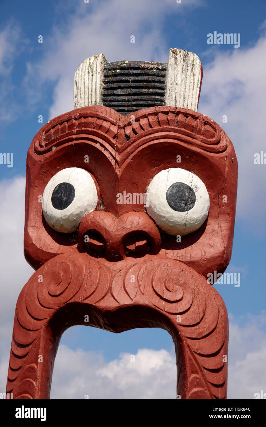 Statue maori à Rotorua Banque D'Images