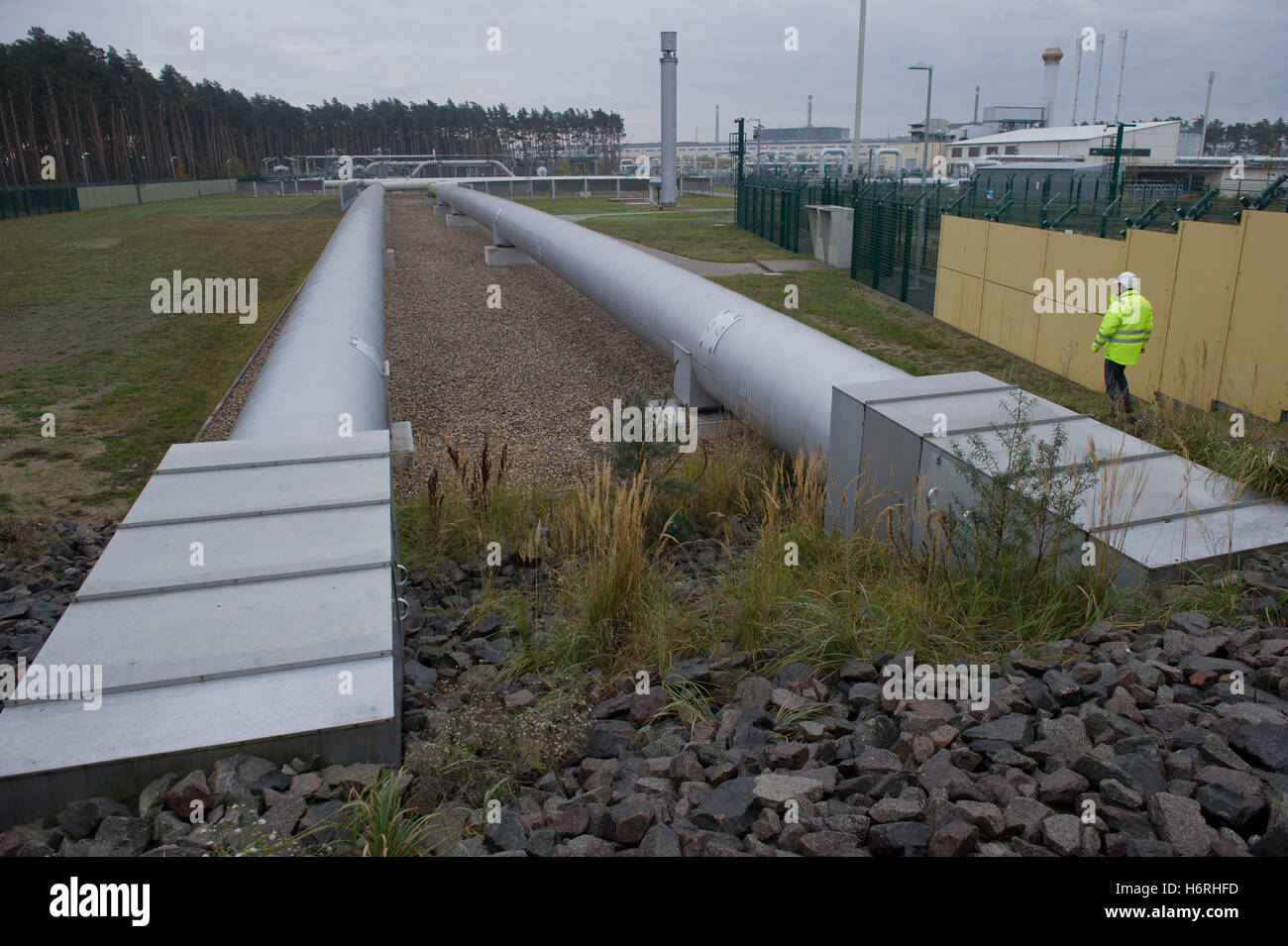 Lubmin, Allemagne. 26Th Oct, 2016. La rive de l'emplacement de la mer Baltique du gazoduc Nord Stream société vu dans Lubmin, Allemagne, 26 octobre 2016. Il y a cinq ans le 08 novembre 2016, le gazoduc Nord Stream en mer Baltique entre la Russie et l'Allemagne a été consacrée. Photo : STEFAN SAUER/afp Photo : Stefan Sauer/dpa-Zentralbild/dpa/Alamy Live News Banque D'Images