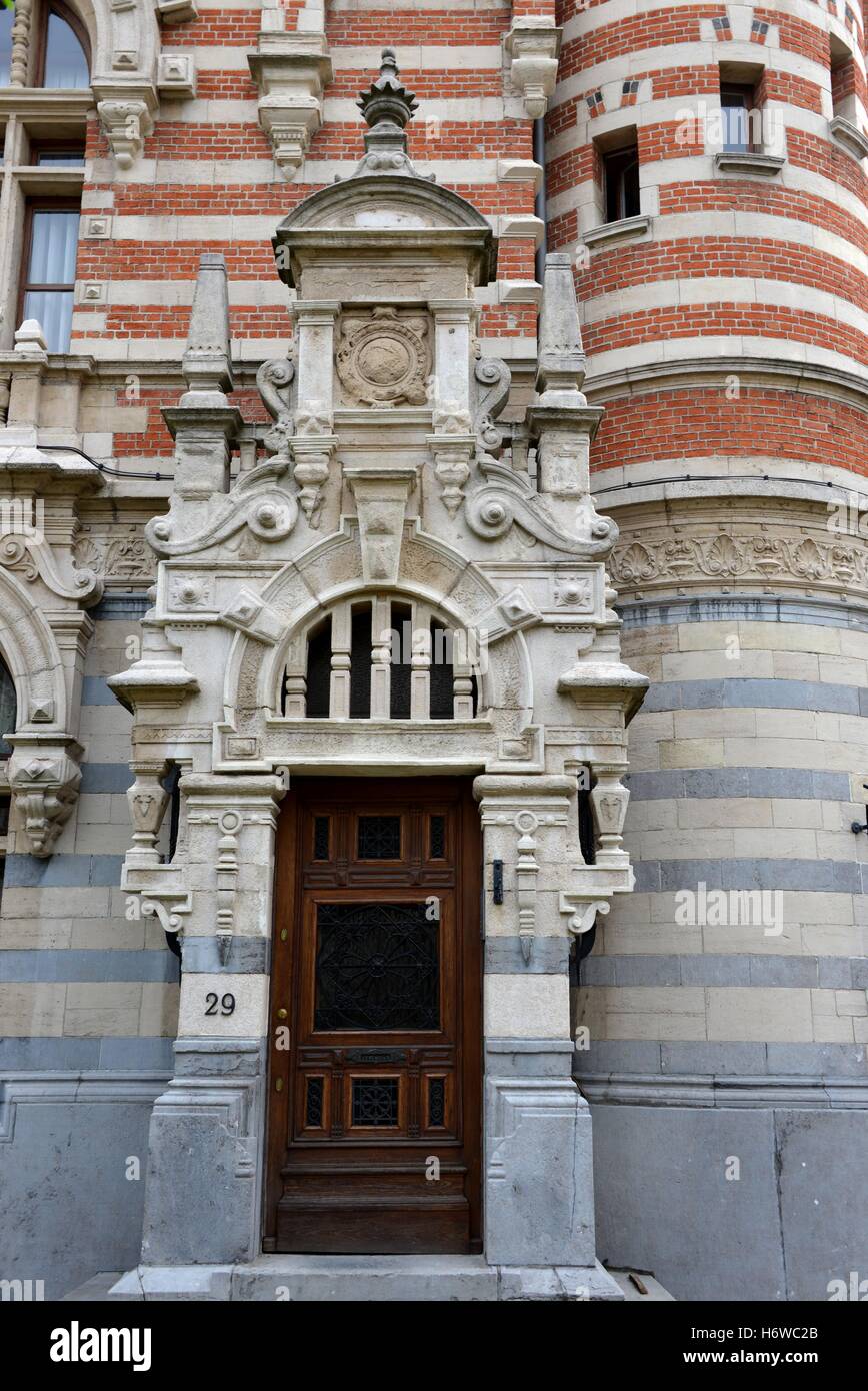 La construction de la sculpture sur pierre passage archgway objectif porte porte d'entrée du bras de bâtiment de maison façade en pierre art ville ville Banque D'Images