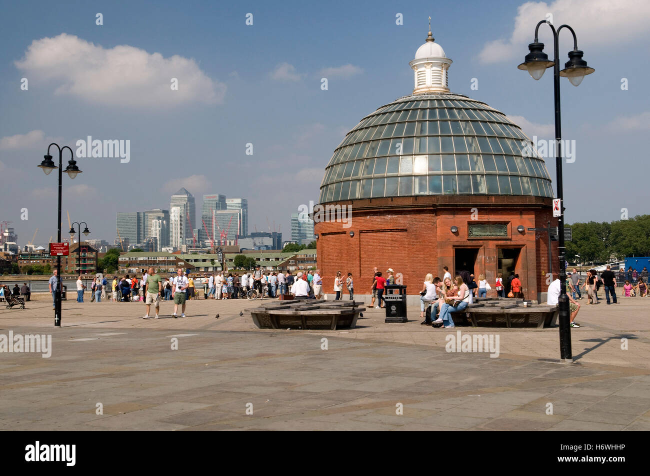 Entrée de la Thames Tunnel et vue de la Docklands, Greenwich, Londres, Angleterre, Royaume-Uni, Europe Banque D'Images