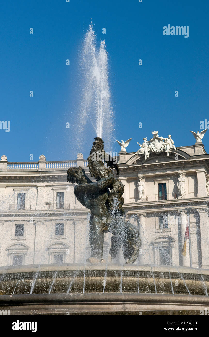 La fontaine des Naïades dans la place Piazza della Repubblica, Rome, Italie, Europe Banque D'Images