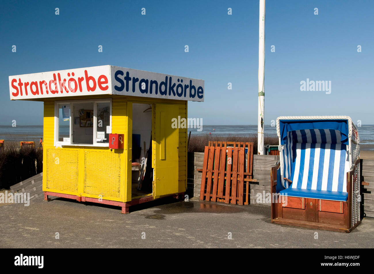 Chaises de bain en osier Banque de photographies et d'images à haute  résolution - Alamy