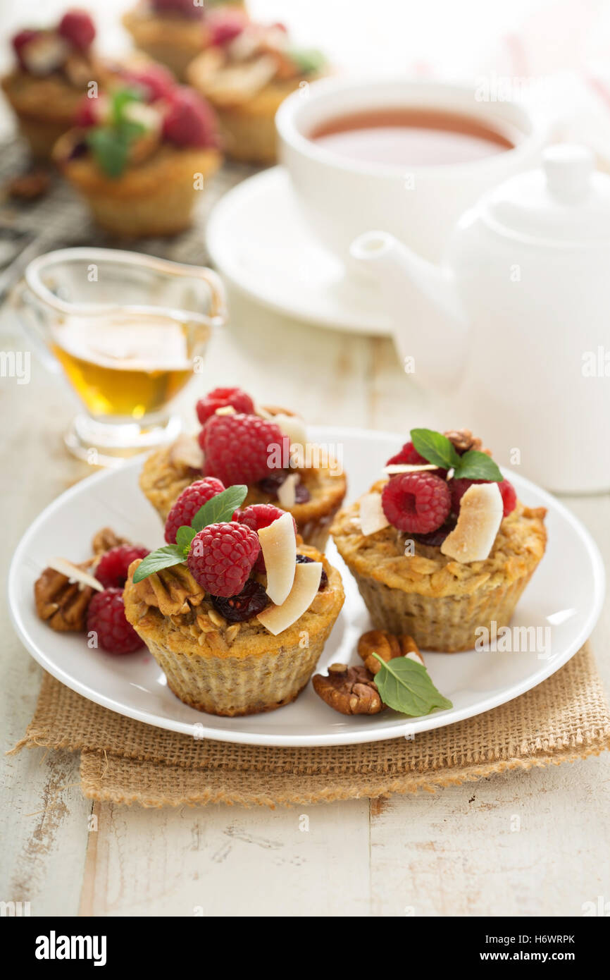 Des petits muffins d'avoine fait maison Banque D'Images