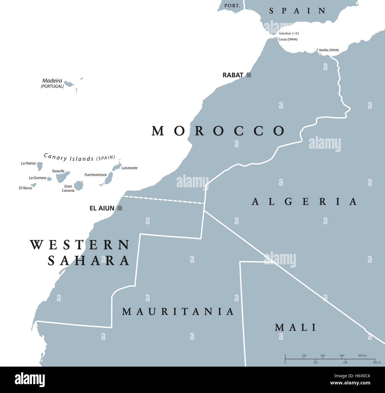 Le Maroc et le Sahara occidental carte politique avec chapiteaux à Rabat et à El Aiun et avec les frontières nationales. Gris illustration. Banque D'Images