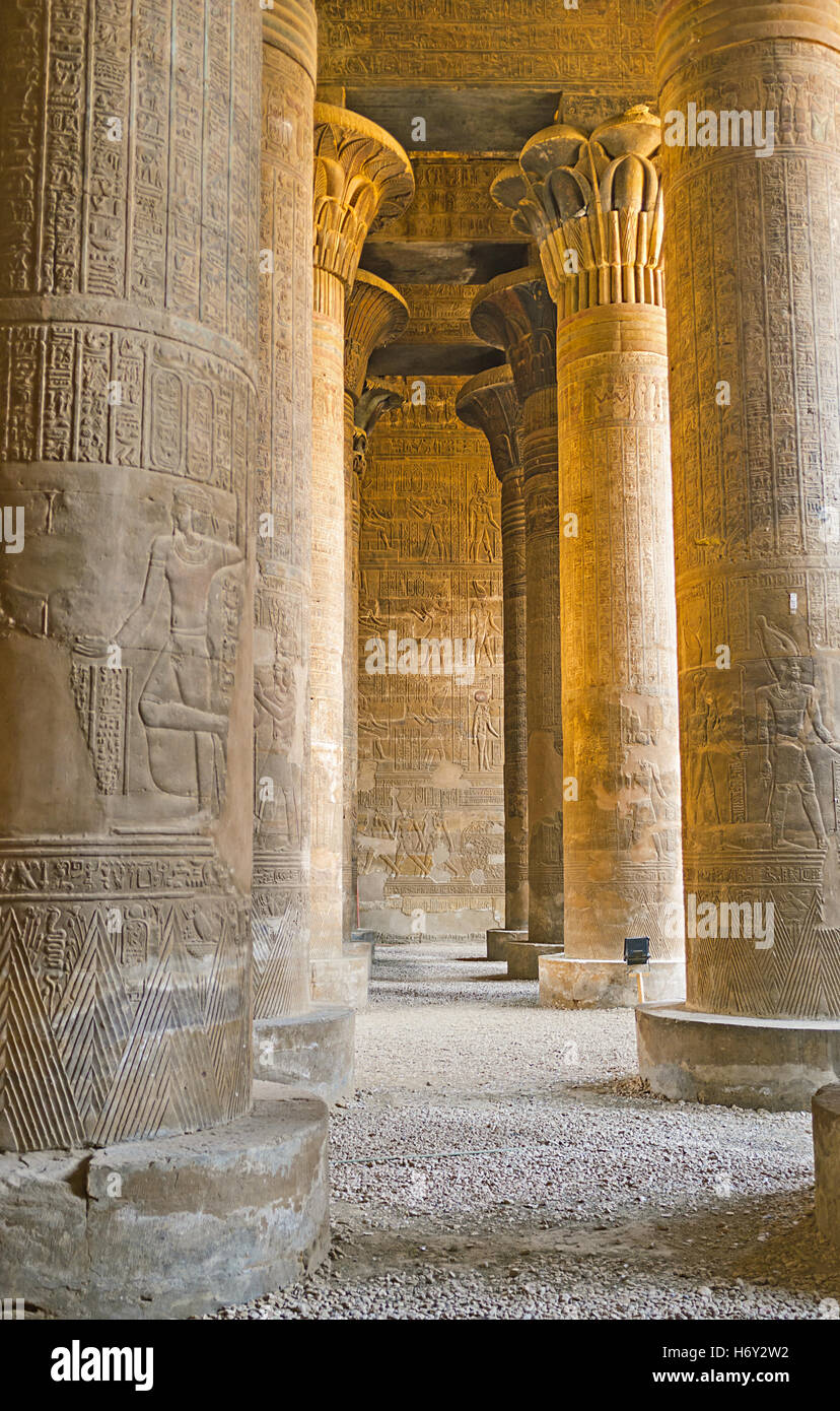 La meilleure façon de profiter de l'esprit de l'Égypte ancienne est de visiter Temple de Khnoum, Esna Banque D'Images