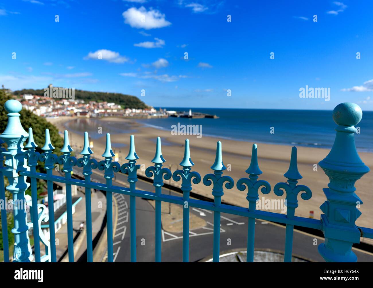 Une vue de la passerelle spa de Scarborough South Bay, North Yorkshire, Angleterre Royaume-uni Banque D'Images