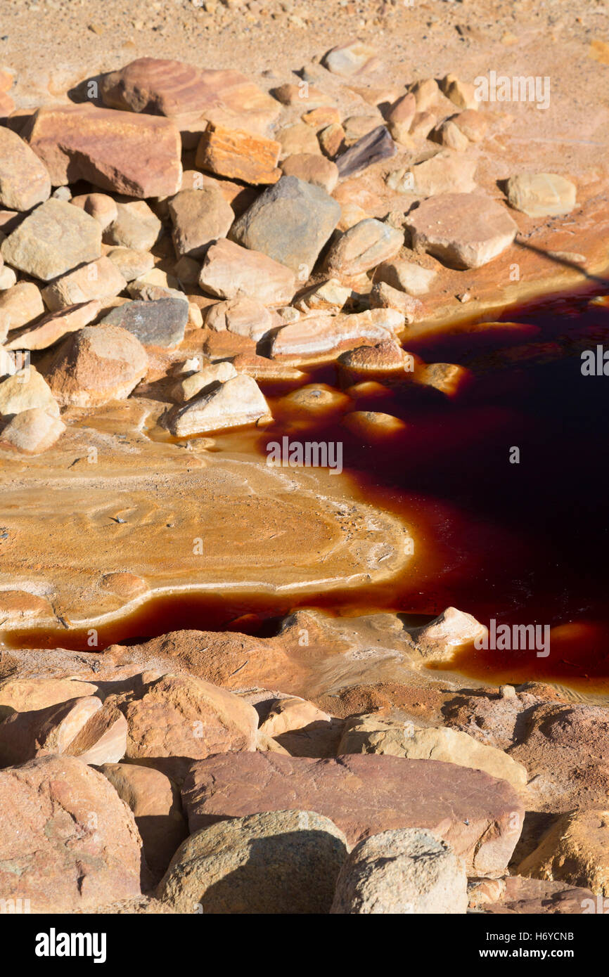 Leadville, Colorado - Le drainage de vieilles mines dans le district minier historique de Leadville. Banque D'Images