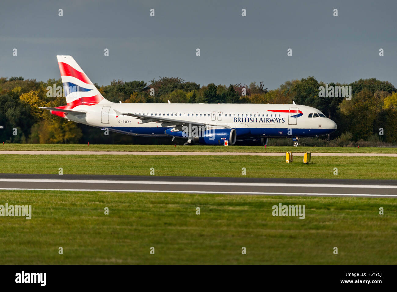 G-EUYN Airbus A320-232 British Airways l'aéroport de Manchester en Angleterre. Banque D'Images