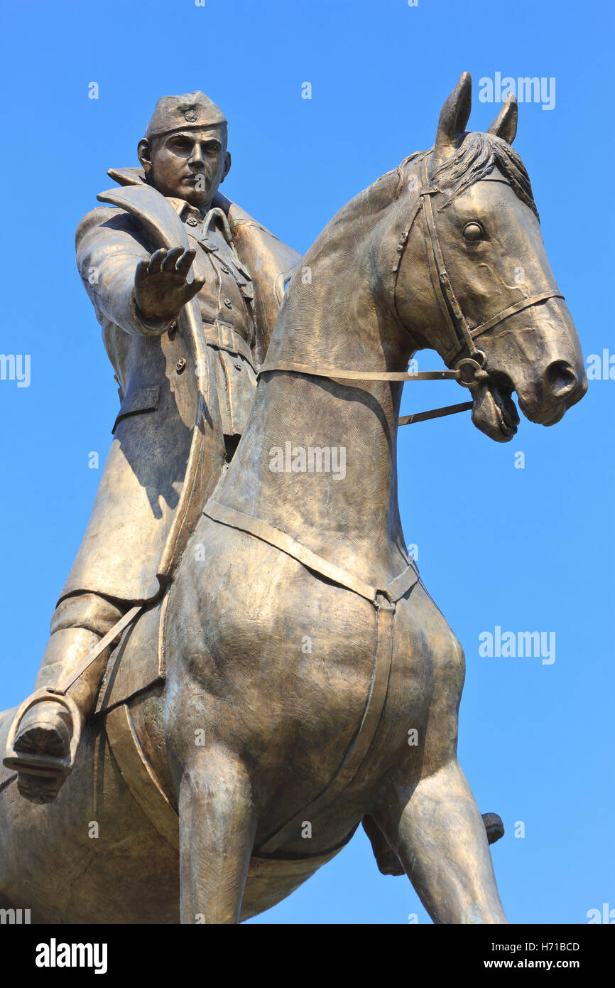 Statue équestre du général yougoslave Mihailo Apostolksi - né Mihail Mitev Apostolov (rendez) à Skopje, Macédoine Banque D'Images