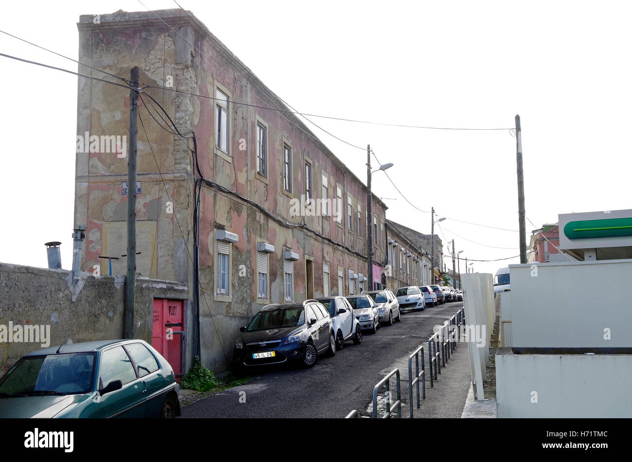 Lisbonne Portugal, terrasse de maisons à un point Banque D'Images
