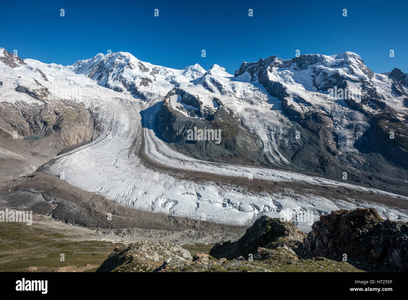 Lyskamm et Breithorn au-dessus du glacier du Gorner, Zermatt, Valais, Alpes valaisannes, Suisse. Banque D'Images
