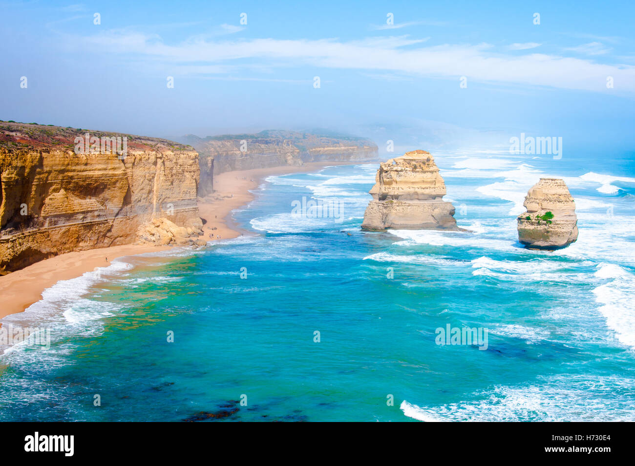 Voyage bleu horizon célèbre parc national de pierre tourisme shine brille la lumière lucent lumineux nuage serein ensoleillé vagues rock Banque D'Images