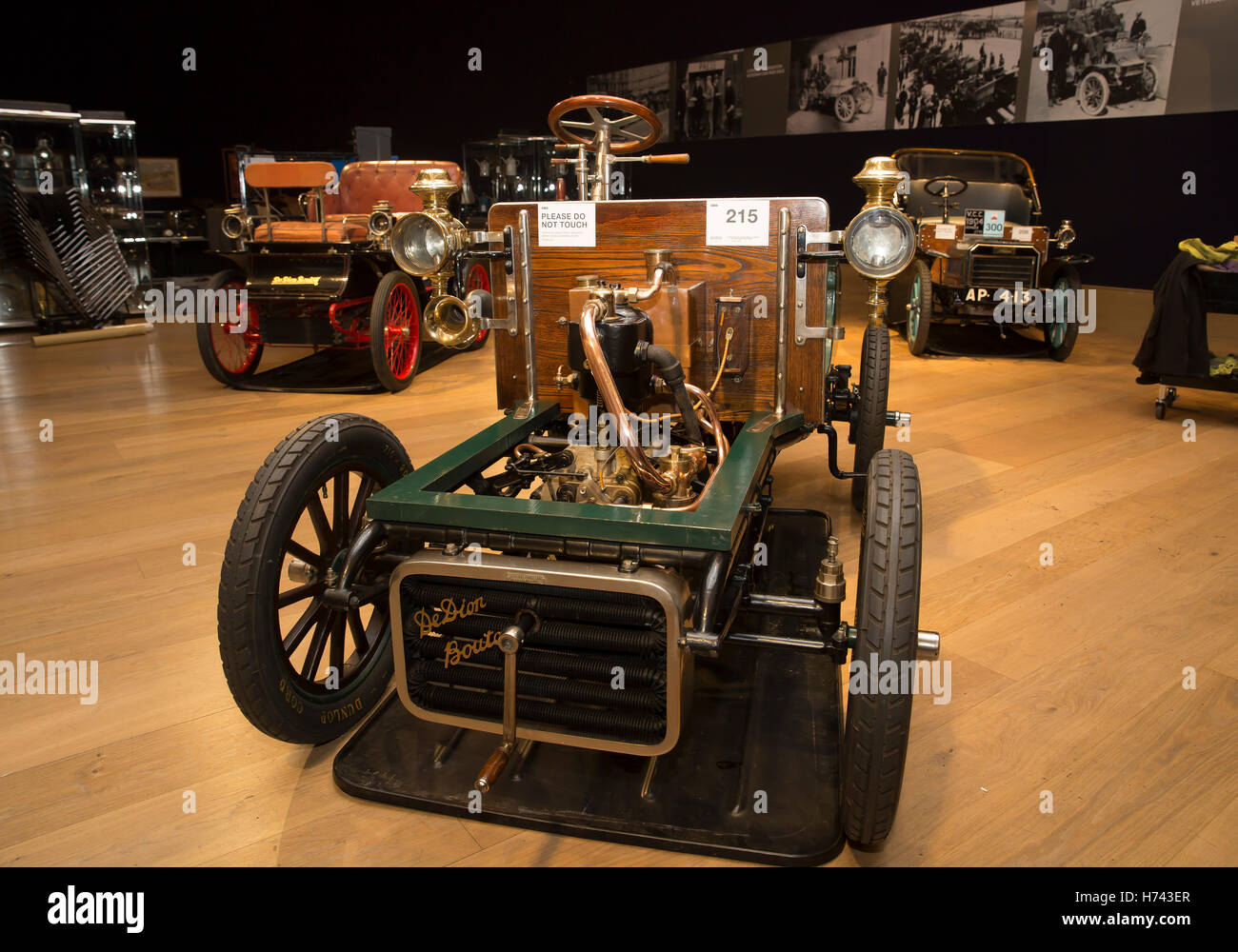 Londres, Royaume-Uni. 29Th sep 2016. 1903 De Dion-BOUTON 5hp sur l'affichage lors de la journée presse Londres à Brighton exécuter la vente, vétéran des voitures et l'automobila Bonhams à Londres, Crédit : Keith Larby/Alamy Live News Banque D'Images