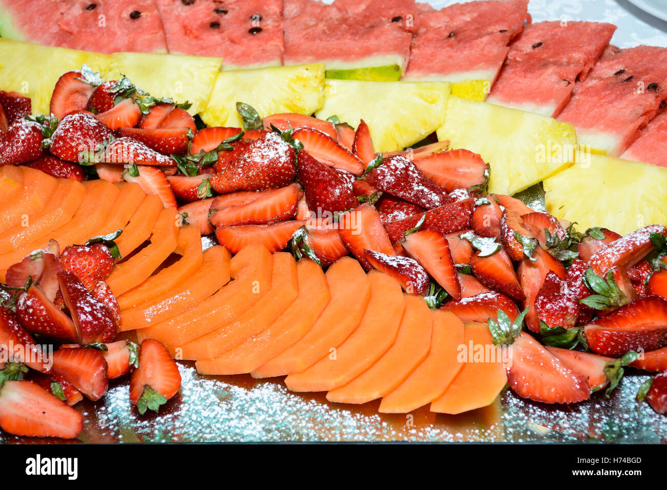 Composition de fruits d'été. La lumière et l'invitation pour un repas d'été. des ressources graphiques. Typique de la Sicile. Banque D'Images