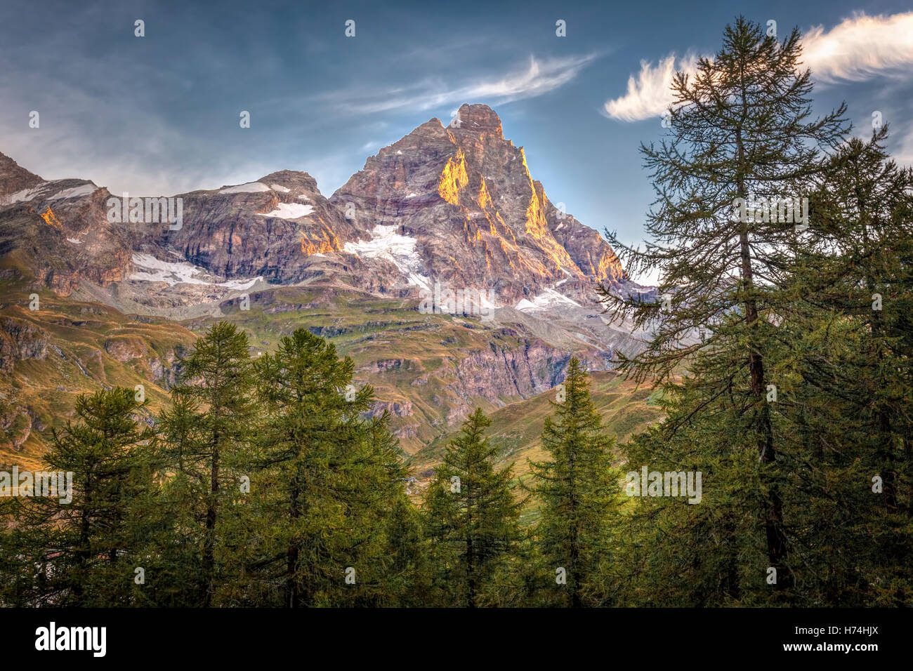 Monte Cervino (Le Mont Cervin) au lever du soleil - Breuil Cervinia, vallée d'Aoste, Alpes italiennes, Italie Banque D'Images