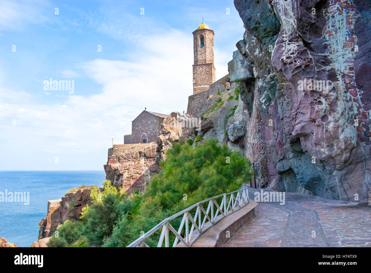 La cathédrale de Milan est situé dans un endroit très pittoresque, Sardaigne, Italie. Banque D'Images