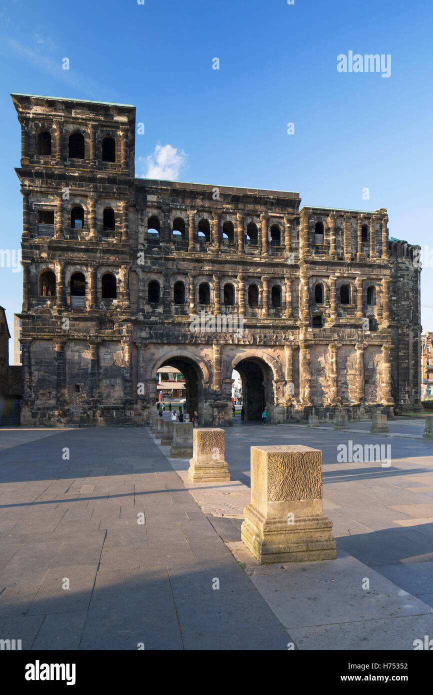 La Porta Nigra (Site du patrimoine mondial de l'UNESCO), Trèves, Rhénanie-Palatinat, Allemagne Banque D'Images