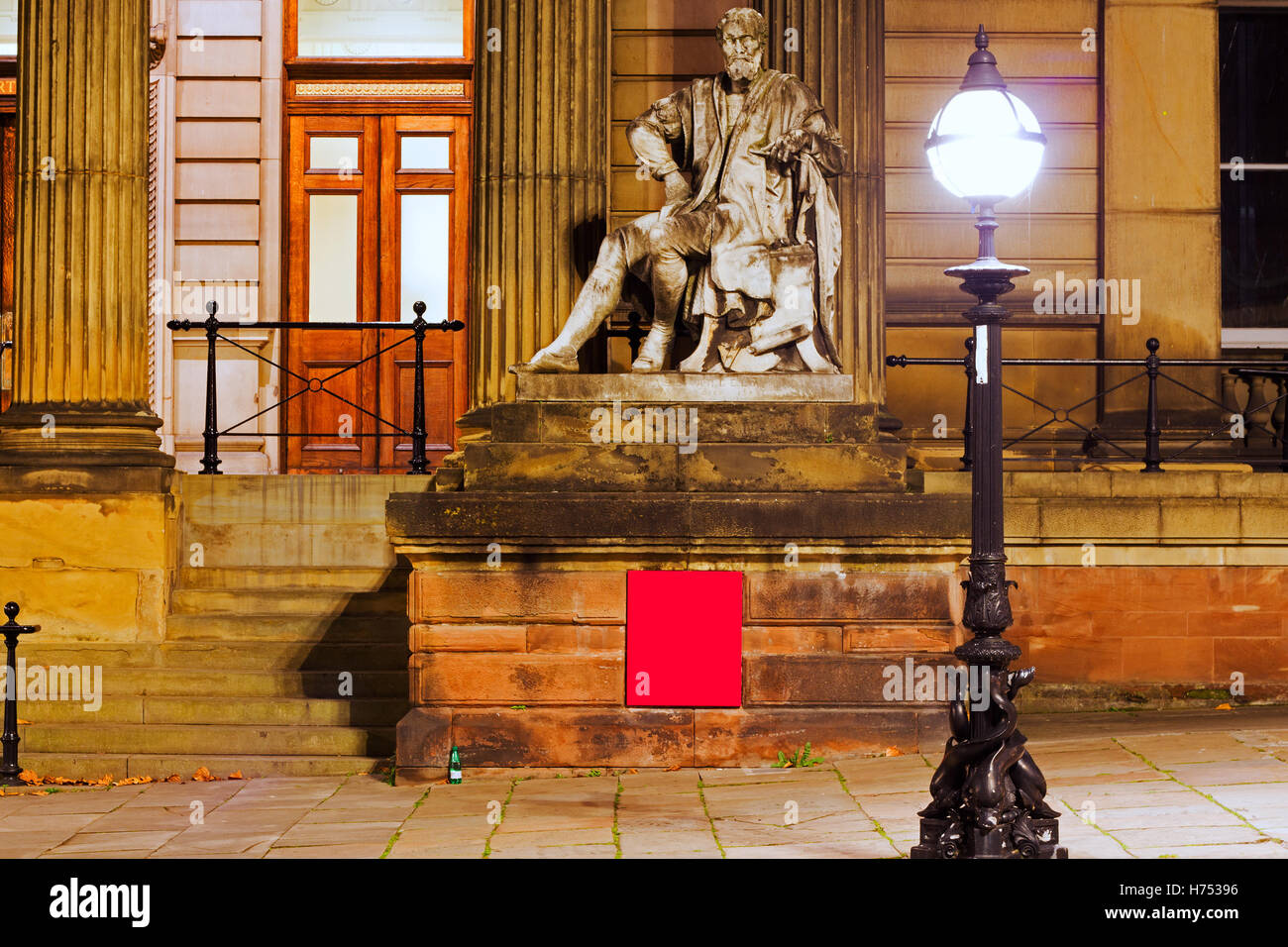 Une vue nocturne de la Walker Art Gallery sur William Brown Street Liverpool Banque D'Images