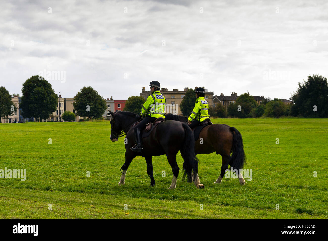 Deux officiers de la police montée sur Clifton, Bristol, UK Banque D'Images