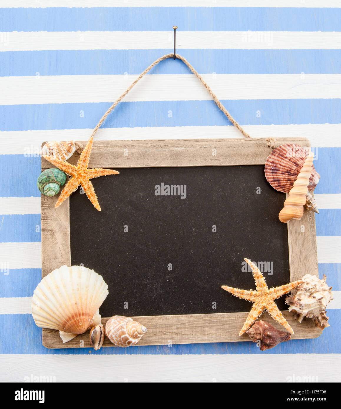 Tableau bleu vacances locations vacances couleur maritime bois coloré aux couleurs multiples magnifiques Banque D'Images