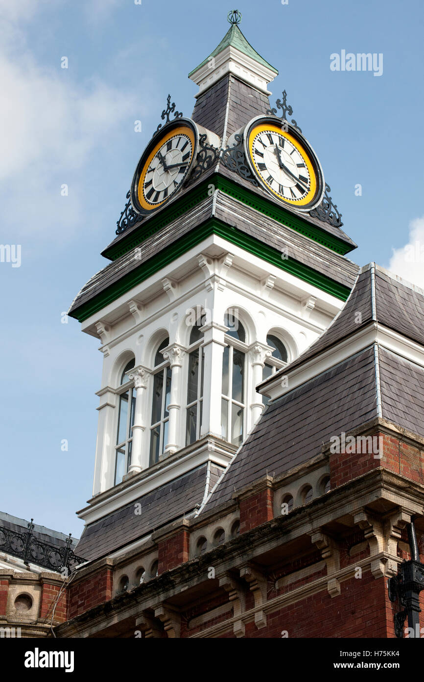 Tour de l'horloge, Guildhall Grantham Grantham, Lincolnshire, Angleterre, RU Banque D'Images