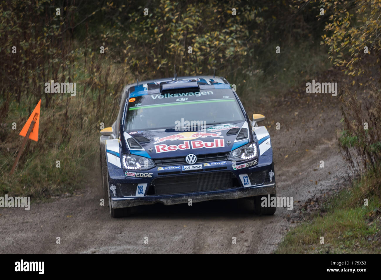 Andreas Mikkelsen prenant part à Wales Rally GB sur la scène. Alwen Banque D'Images