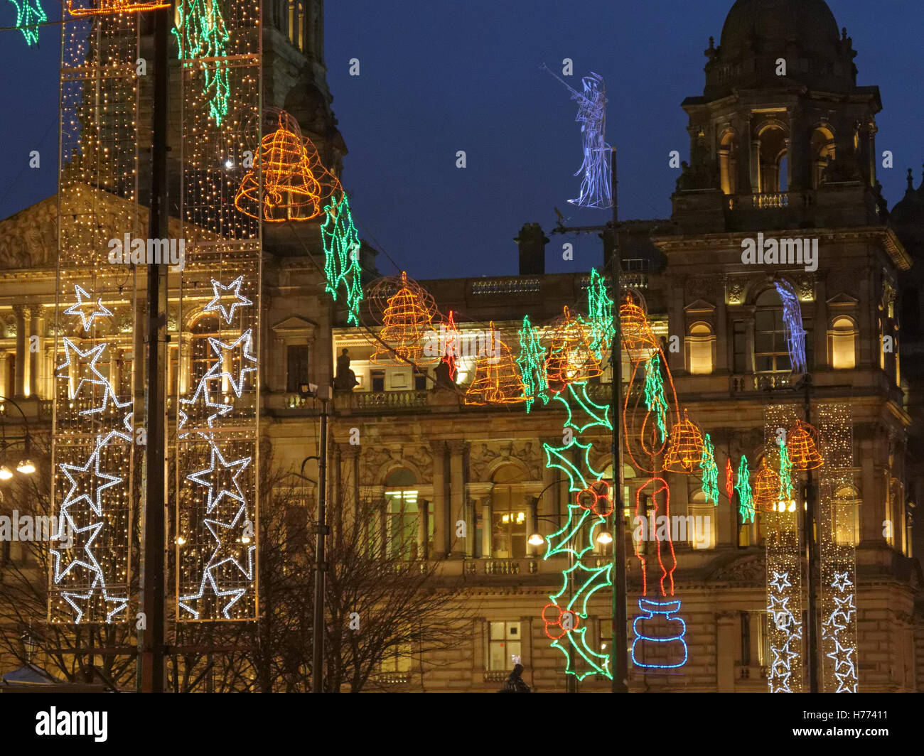 Glasgow aime la fête de Noël George Square lumières patinage glace décorations marché de Noël de Glasgow Banque D'Images