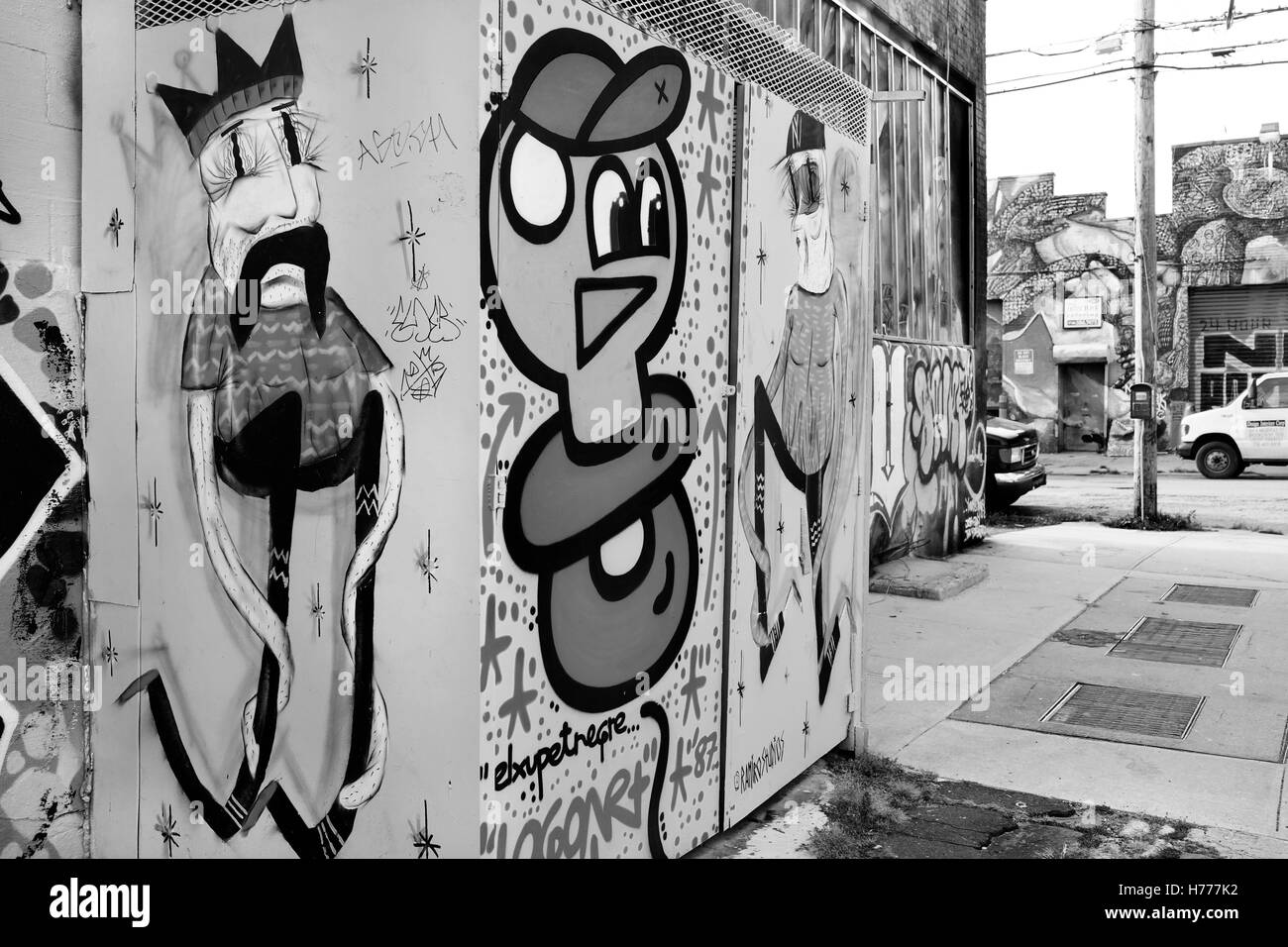 Photo murale Graffiti street art le long Meserole St à l'Est de la section du Nouveau-Brunswick / Williamsburg Brooklyn, New York City, USA Banque D'Images