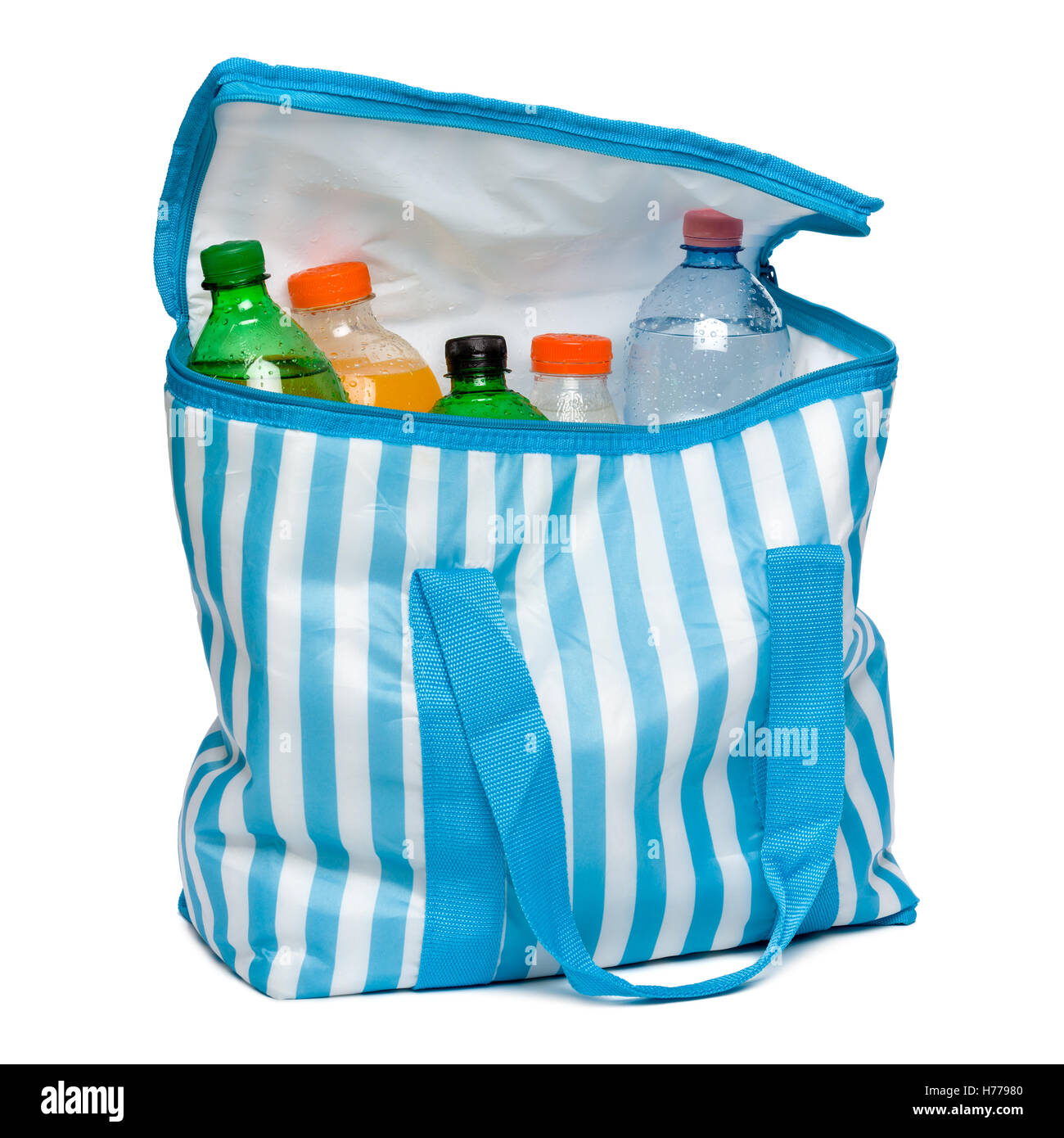 Ouvrir l'article sac isotherme rayé bleu avec plein de fraîcheur des boissons rafraîchissantes Banque D'Images