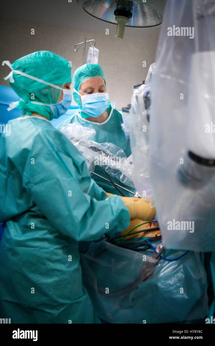 La chirurgie assistée par robot Banque D'Images