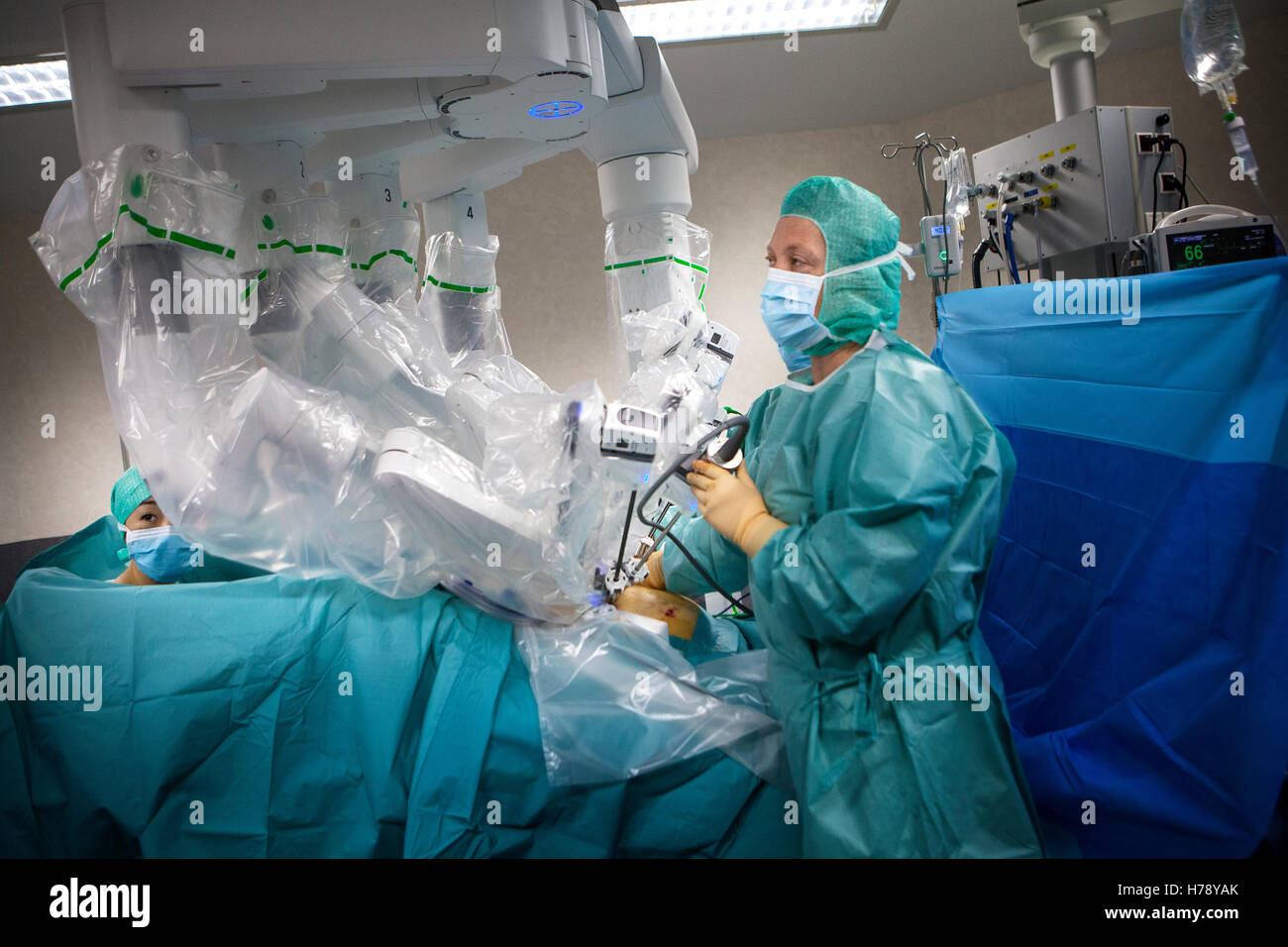 La chirurgie assistée par robot Banque D'Images