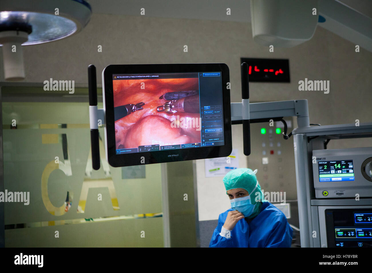 La chirurgie assistée par robot Banque D'Images