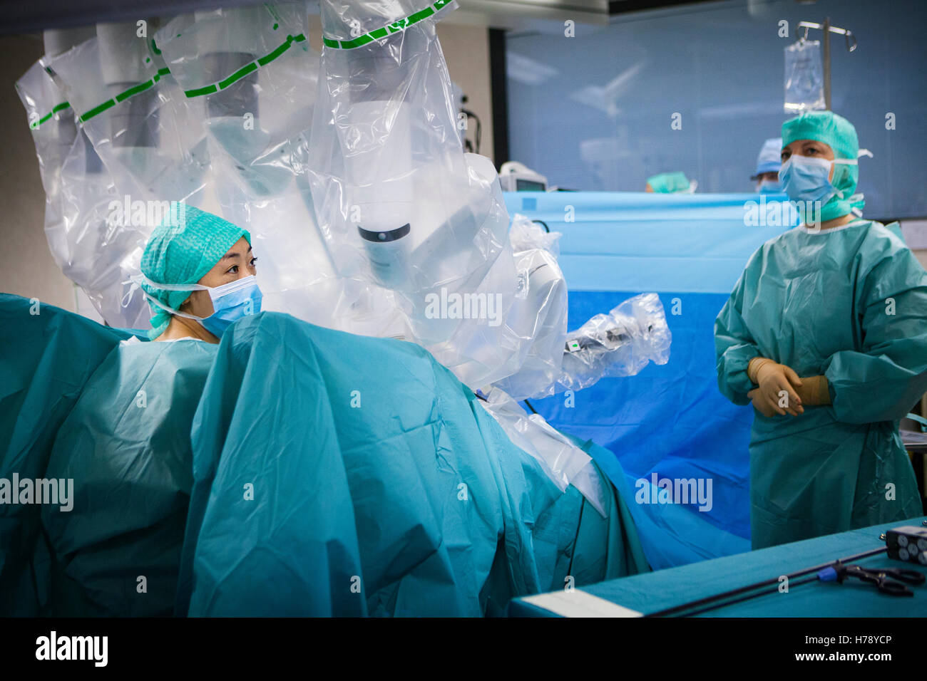 La chirurgie assistée par robot Banque D'Images