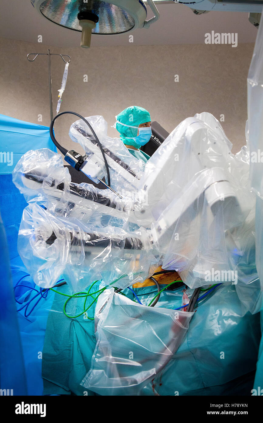 La chirurgie assistée par robot Banque D'Images