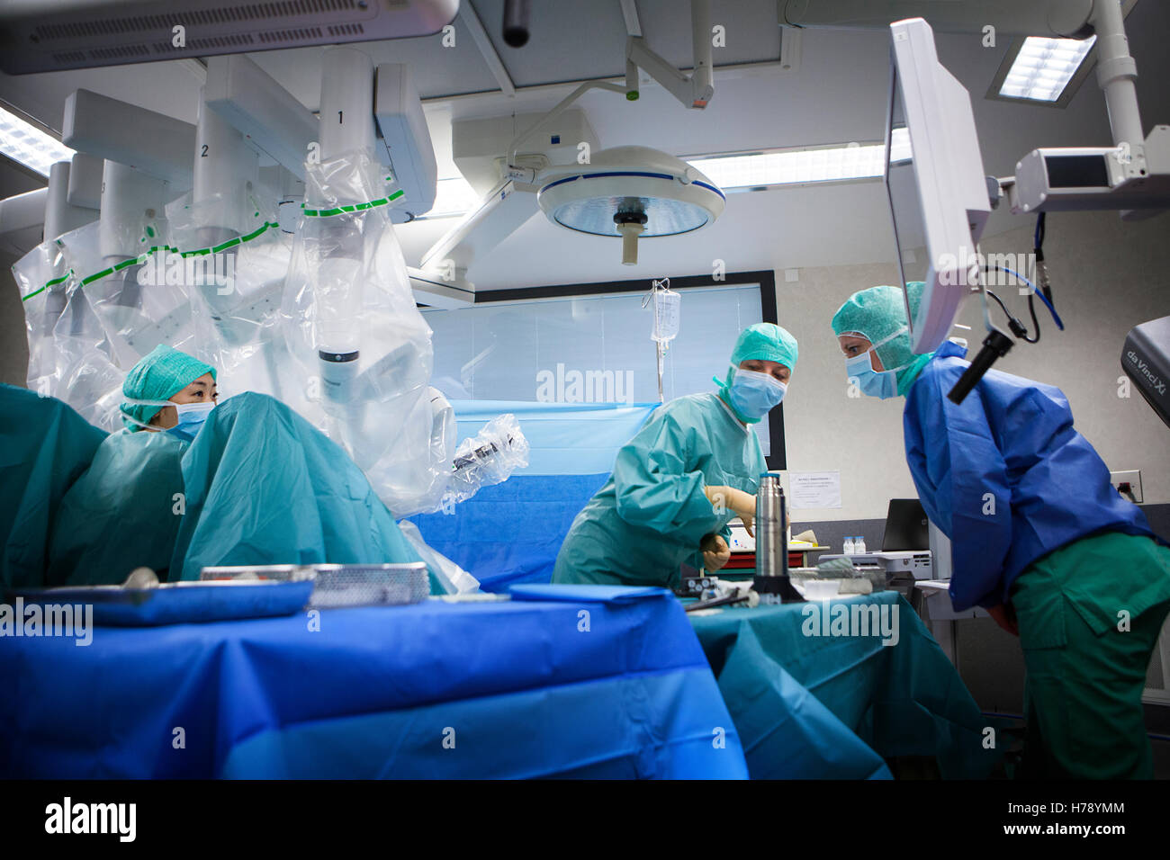 La chirurgie assistée par robot Banque D'Images