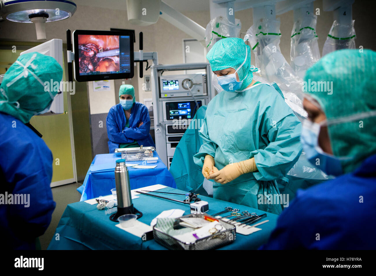 La chirurgie assistée par robot Banque D'Images