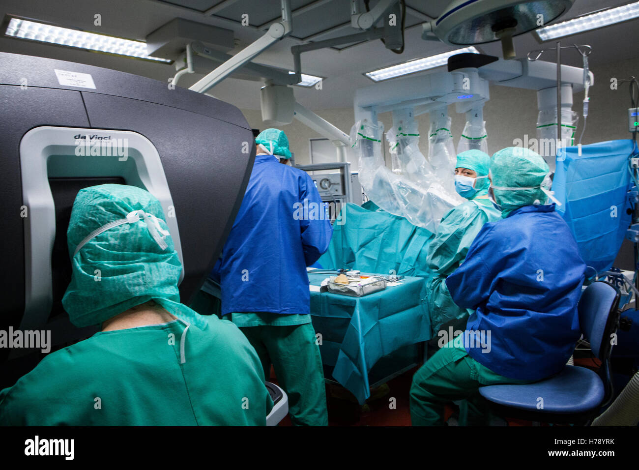 La chirurgie assistée par robot Banque D'Images