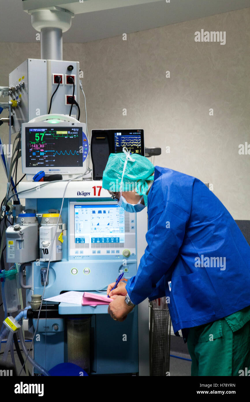 La chirurgie assistée par robot Banque D'Images