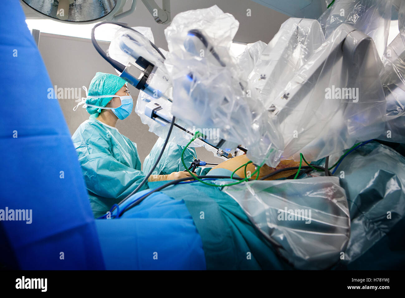 La chirurgie assistée par robot Banque D'Images