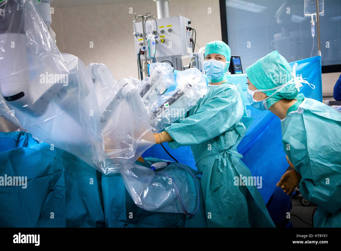 La chirurgie assistée par robot Banque D'Images