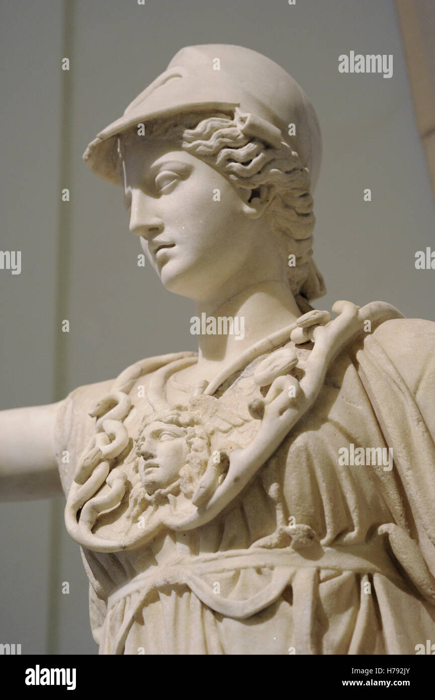 Athena. Déesse de la religion grecque ancienne. 2ème ANNONCE de siècle. Statue. Musée Archéologique National, Naples, Italie. Banque D'Images