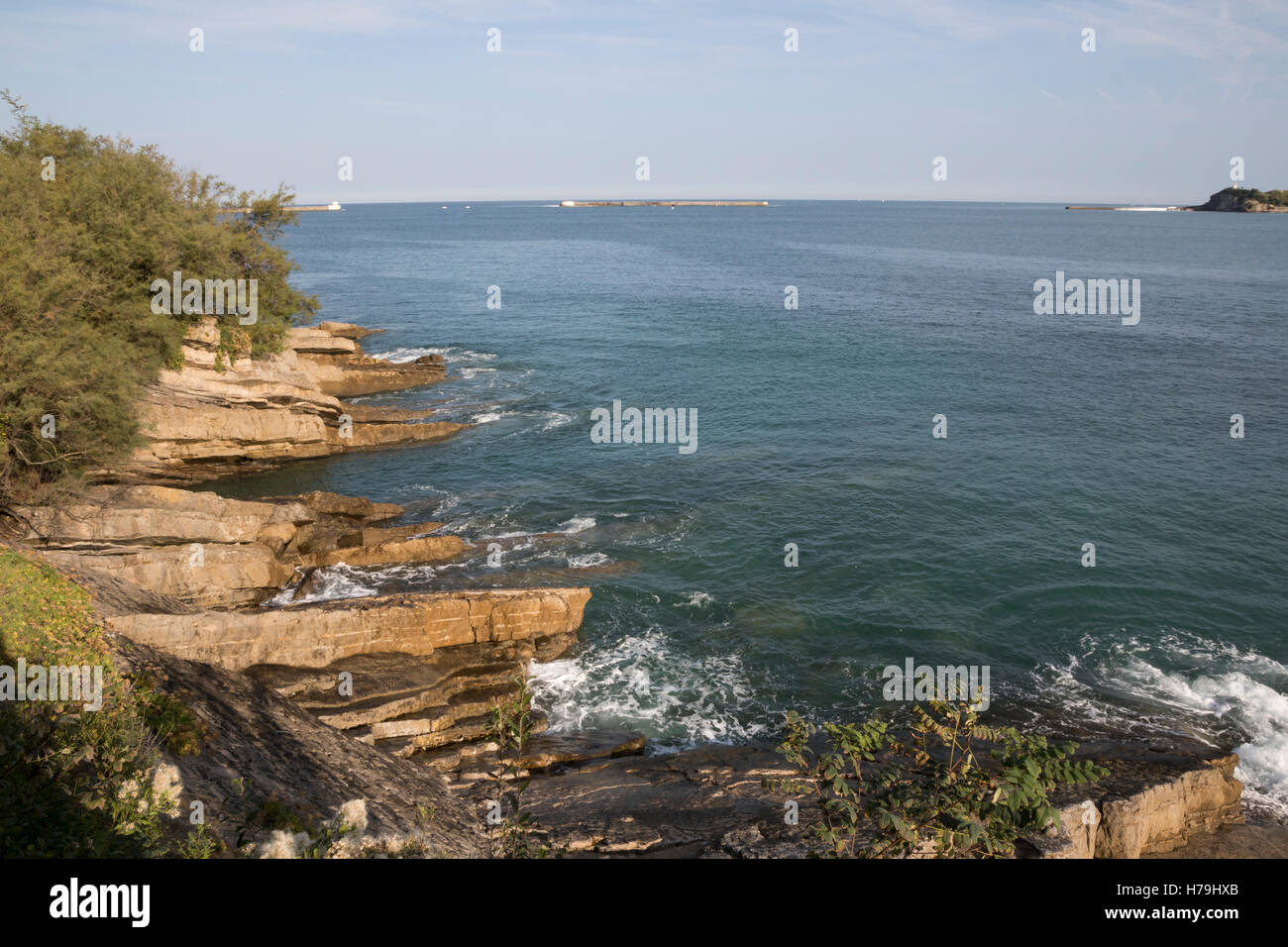 De flysch formation de roche sédimentaire sur la baie de St Jean de Luz Banque D'Images