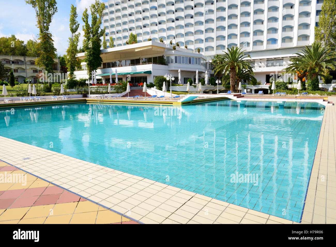 Piscine et construction de l'hôtel de luxe, Halkidiki, Grèce Banque D'Images